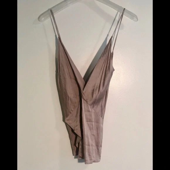 4 blouses!! - Picture 8 of 8